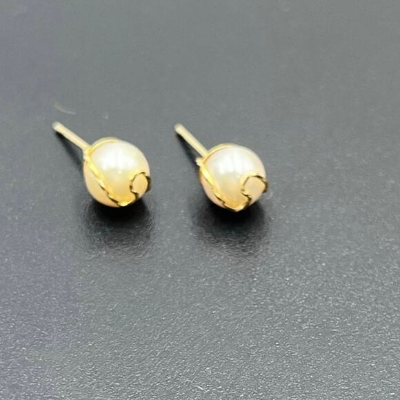 14K Yellow Gold Caged Wrapped 6mm Cream Prong Set Pearl Stud Earrings - Picture 4 of 10